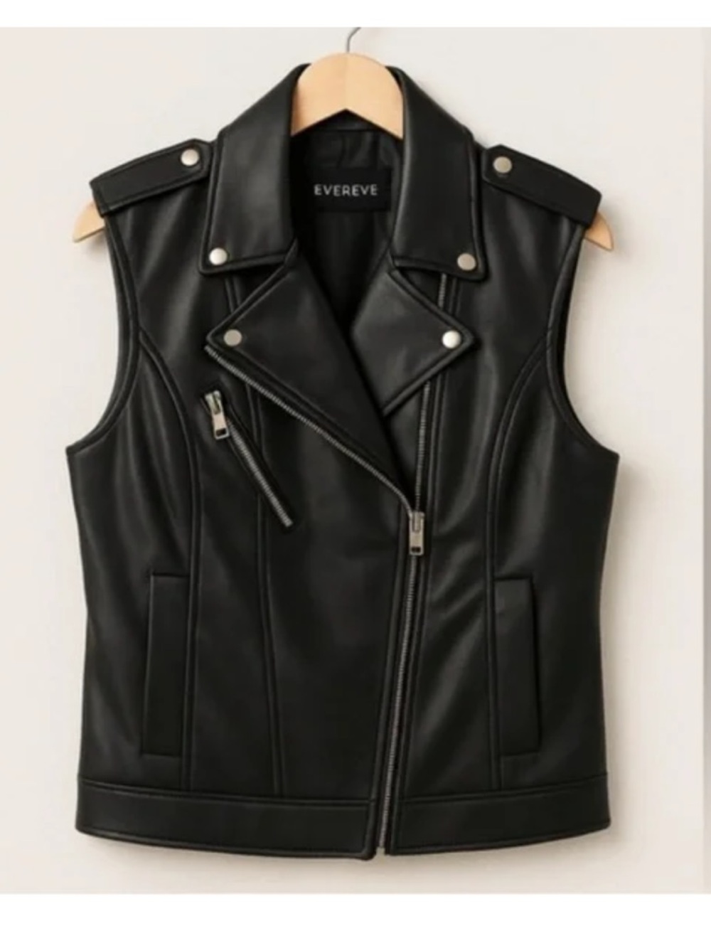 Evereve Black Faux Leather Sleeveless Moto Vest - Picture 4 of 9
